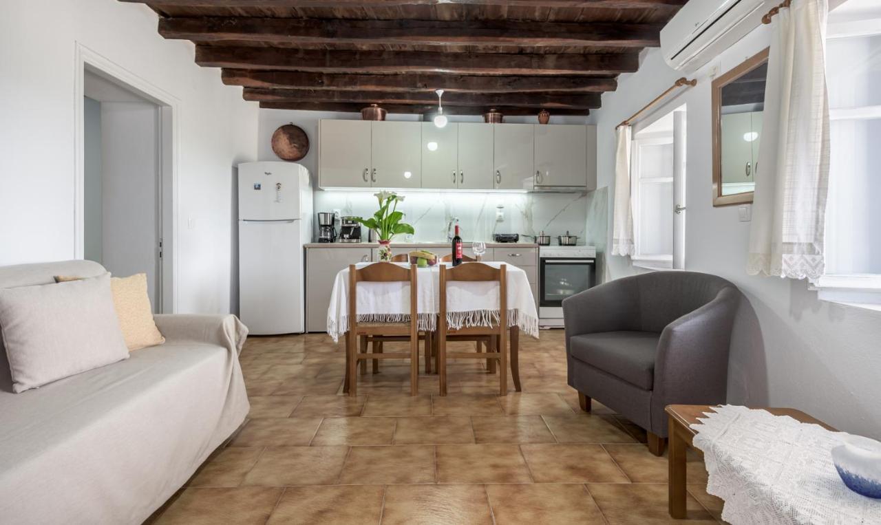 Sofaki Milos Apartment Tripiti